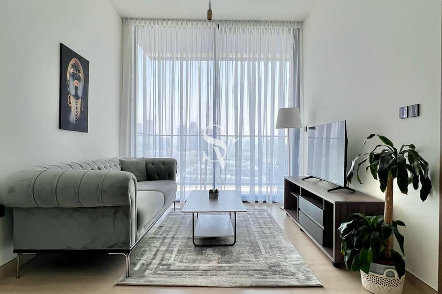 Multiple Cheques | Modern 1 BR | Pool View