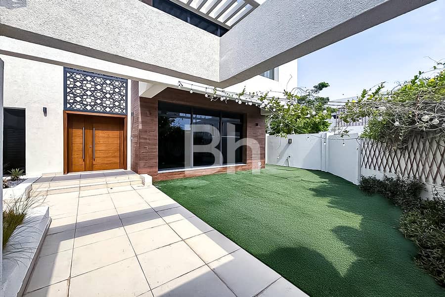 Corner Unit | Near West Yas Plaza | Family Home