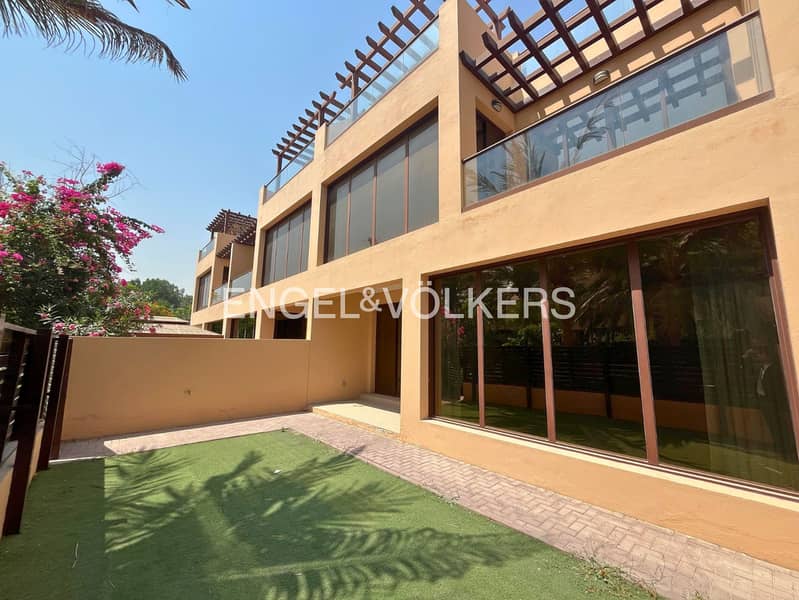 Spacious | Pool And Skyline View | Vacant | Rare Spacious | Pool And Skyline View | Vacant | Rare