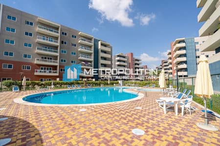 3 Bedroom Flat for Sale in Al Reef, Abu Dhabi - Modern 3BR Unit | Well Maintained | Great Layout