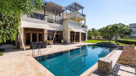 Mediterranean Design | Lake View | Quiet Neighbourhood Mediterranean Design | Lake View | Quiet Neighbourhood