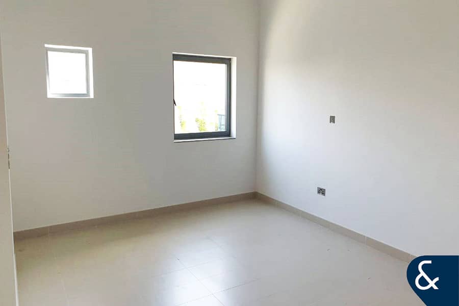 Spacious 2 Bedroom I Rented I Living Area