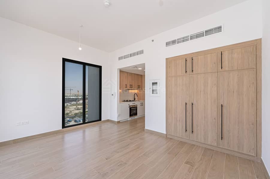 Brand New Unit | Fitted Kitchen | Move In Ready