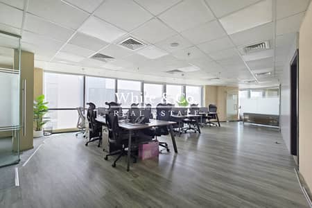 Office for Rent in Business Bay, Dubai - Corner Unit | High Floor | Canal View