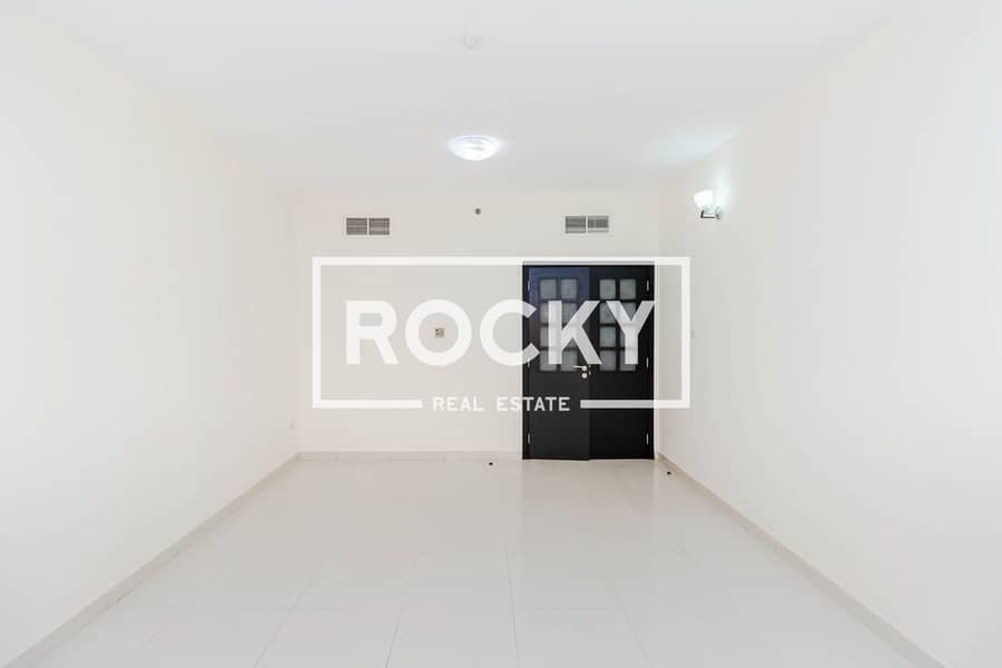 3 Rocky Real Estate - Al Barsha 1 - Al Manaf Building - Apartment (4 of 17). JPG