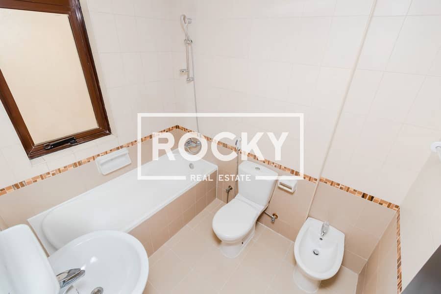 13 Rocky Real Estate - Al Barsha 1 - Al Manaf Building - Apartment (17 of 17). JPG