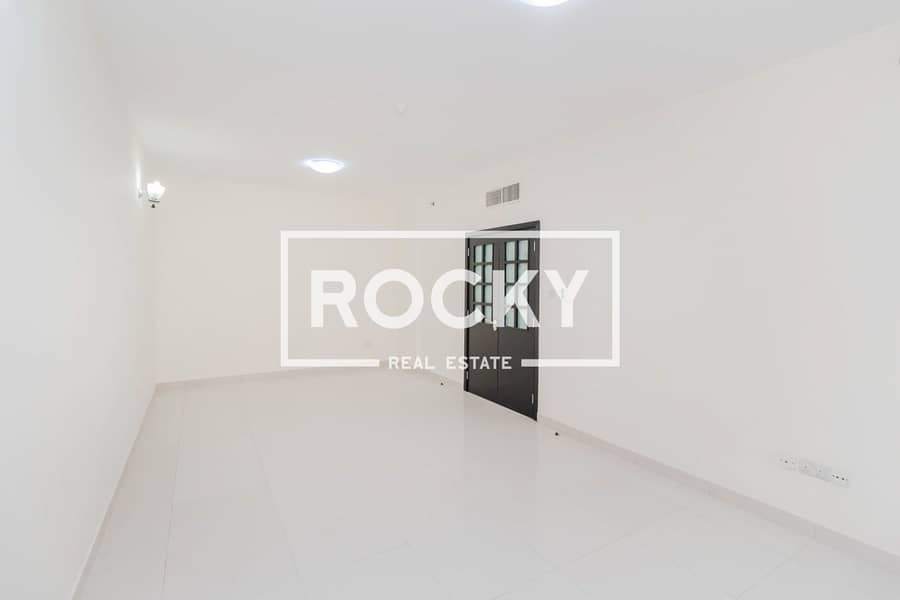 3 Rocky Real Estate - Al Barsha 1 - Al Manaf Building - Apartment (4 of 23). JPG