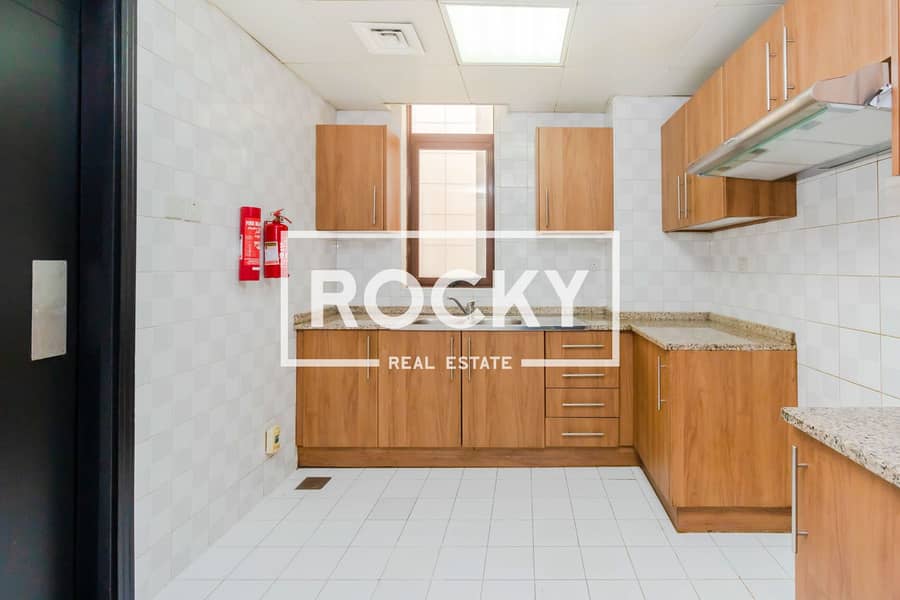 6 Rocky Real Estate - Al Barsha 1 - Al Manaf Building - Apartment (8 of 23). JPG