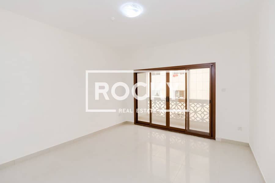 9 Rocky Real Estate - Al Barsha 1 - Al Manaf Building - Apartment (11 of 23). JPG