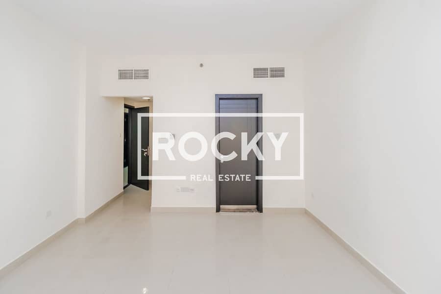 11 Rocky Real Estate - Al Barsha 1 - Al Manaf Building - Apartment (13 of 23). JPG