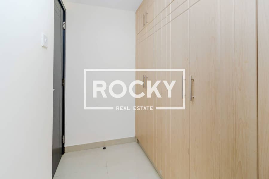 13 Rocky Real Estate - Al Barsha 1 - Al Manaf Building - Apartment (15 of 23). JPG