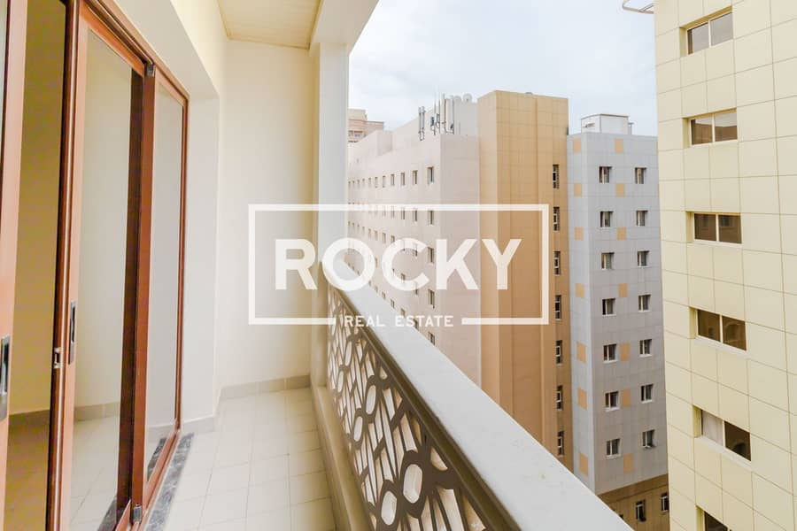 14 Rocky Real Estate - Al Barsha 1 - Al Manaf Building - Apartment (16 of 23). JPG