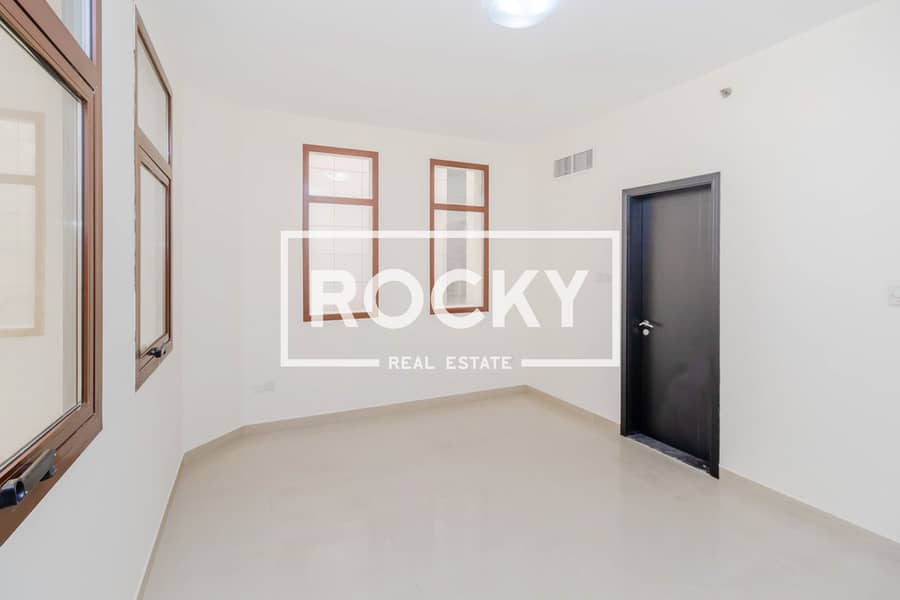 16 Rocky Real Estate - Al Barsha 1 - Al Manaf Building - Apartment (20 of 23). JPG