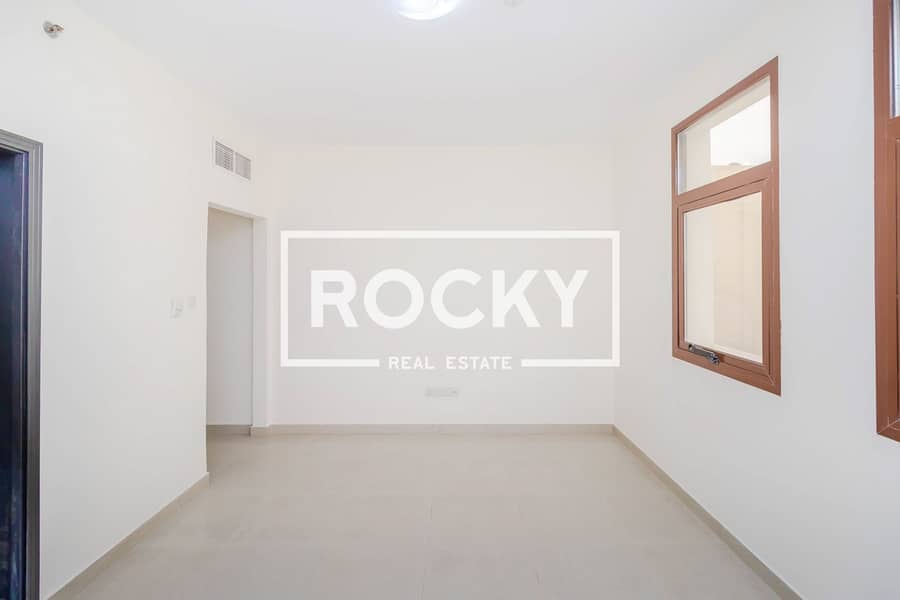 17 Rocky Real Estate - Al Barsha 1 - Al Manaf Building - Apartment (21 of 23). JPG