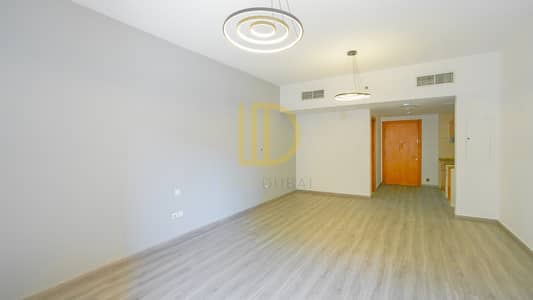 Studio for Sale in Jumeirah Village Circle (JVC), Dubai - Vacant - 8 % ROI - Furnished - Balcony - Parking