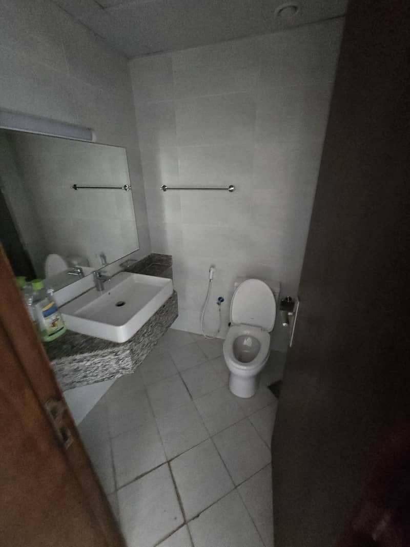 7 4a8b51dd-4b1a-4a6e-8495-c162c46d61d2. jpg