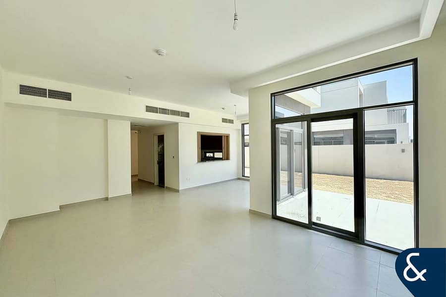 PREMIUM UNIT | VACANT | MOTIVATED SELLER
