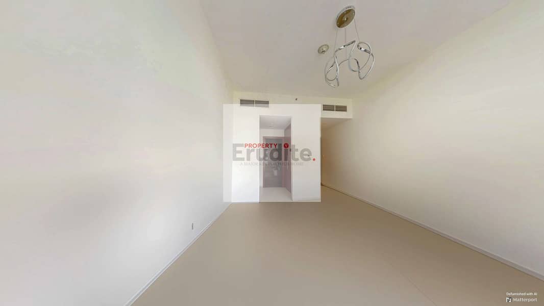 7 Mulberry-282-22-06262025_150213_defurnished. jpg