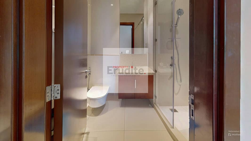 15 Mulberry-282-22-Bathroom-Defurnished 3. jpg