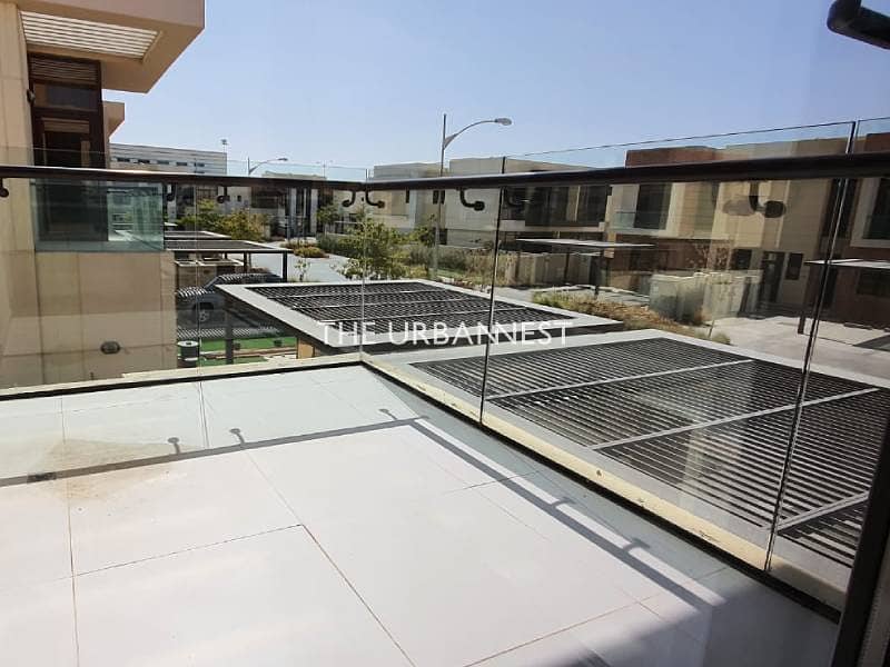 Corner Unit | Close To Malibu | Vacant 3 Bed