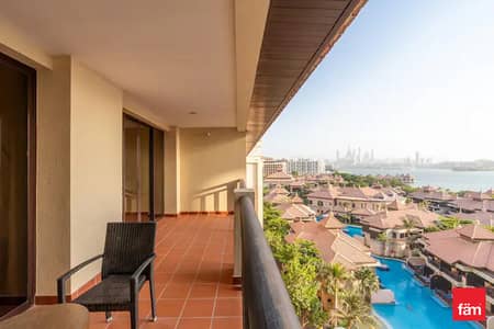Studio for Sale in Palm Jumeirah, Dubai - RESORT LIVING | FULL SEA VIEW | VACANT | FURNISHED