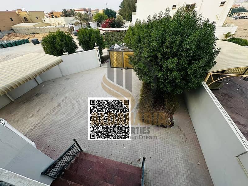 14 da0abafd-8b13-44fd-8514-6aeb2eaeac0a. jpg
