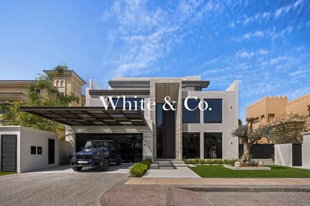 6 Bedroom Villa for Sale in Palm Jumeirah, Dubai - Rooftop | Incredible  Finish | Sunset