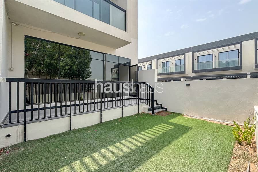 位于阿尔弗雷德街区，阿尔弗雷德西区 4 卧室的联排别墅 3550000 AED - 12090844