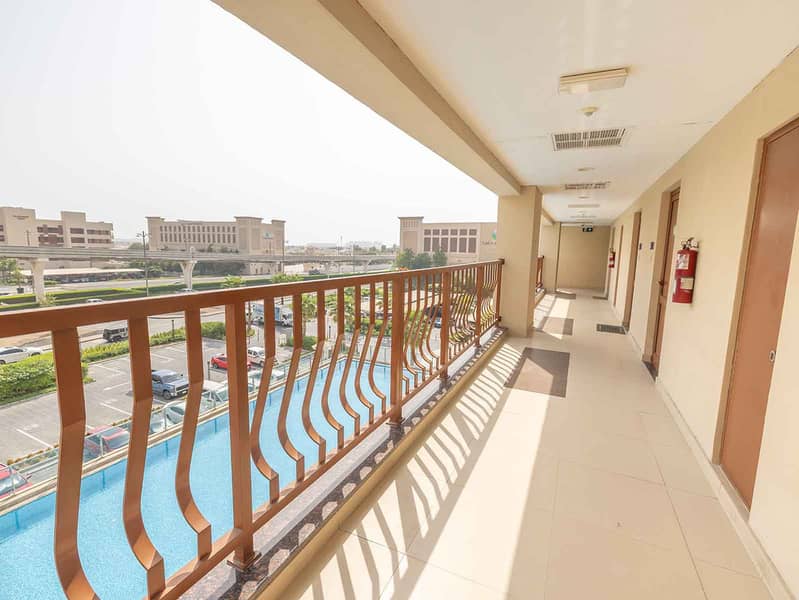 14 Furnished__Sea_View__Prime_Trunk_Location-18. jpg
