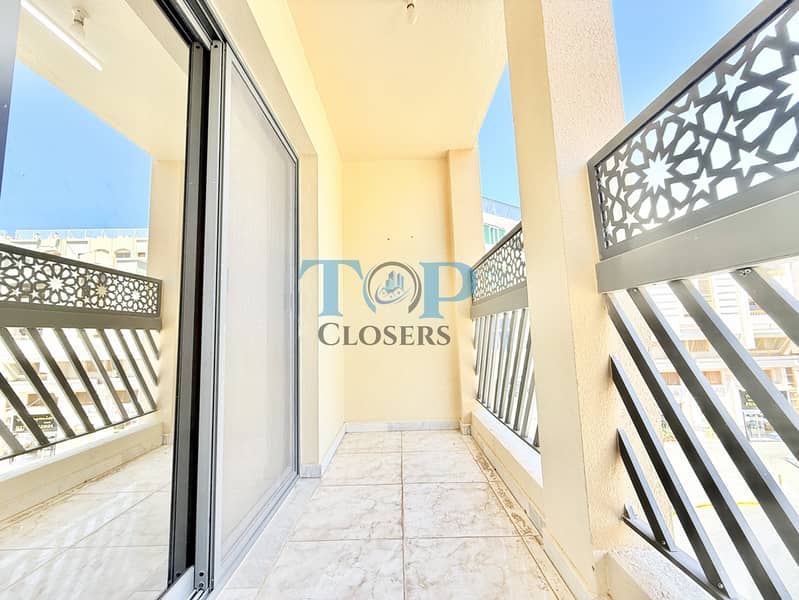 Chiller Free | 6 Payments |Balcony|Prime Location