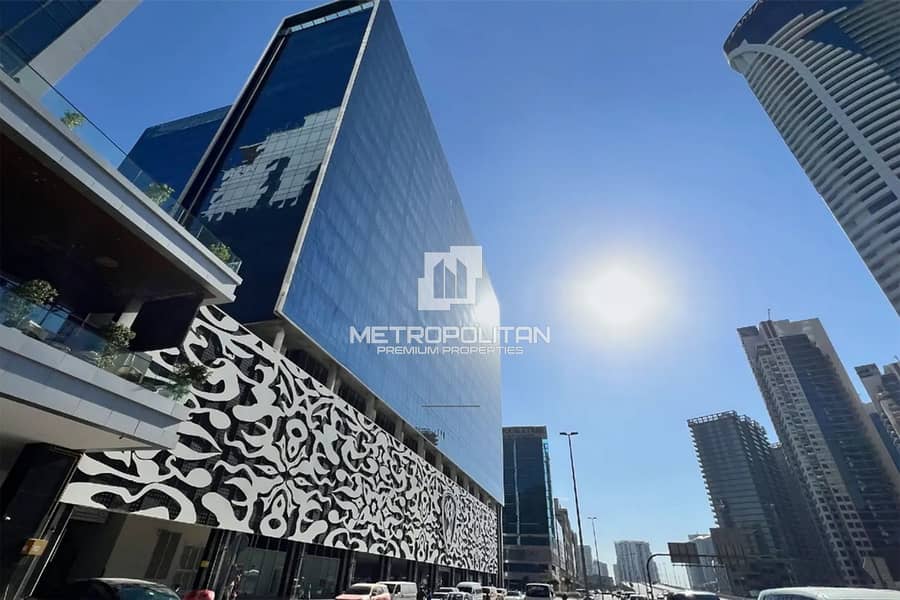 Large Layout Offices | Burj Khalifa View