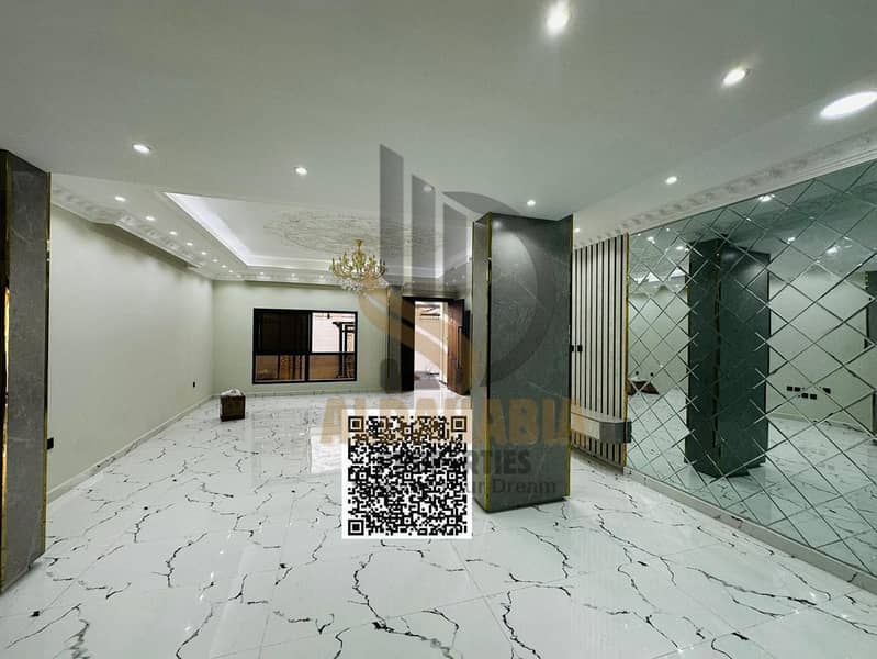 24 fb3eaeef-b2e1-44a2-8b35-cd36092deeb1. jpg