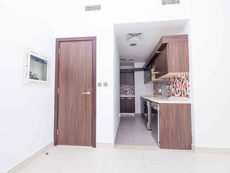 4 Offers_Luxury_Living___Sea_View___Vacant-3. jpg