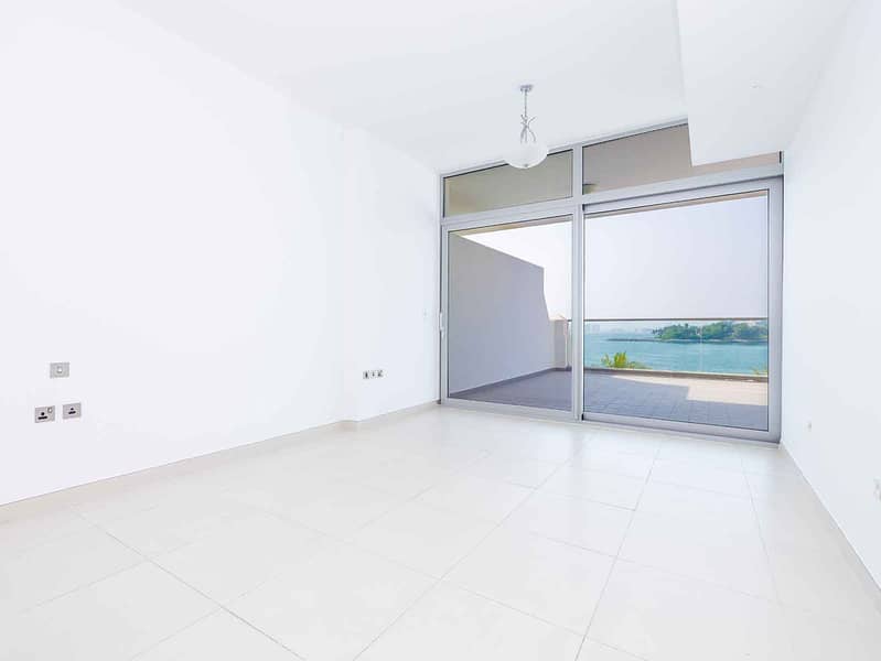 7 Offers_Luxury_Living___Sea_View___Vacant-7. jpg