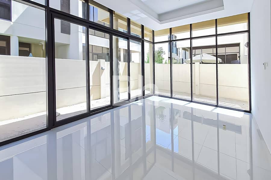 Corner Unit | Next To The Park | Vacant