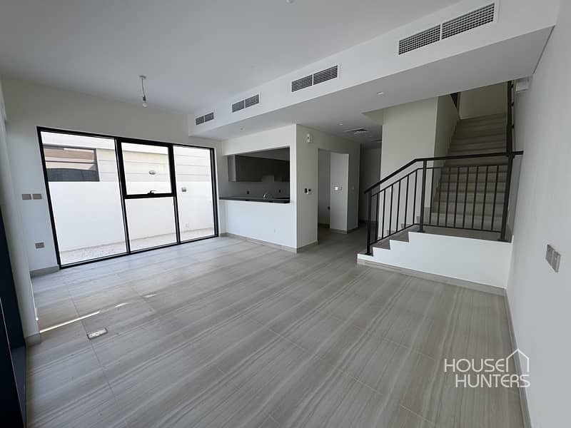 Park View/Direct Access to Park /Brand New/Corner