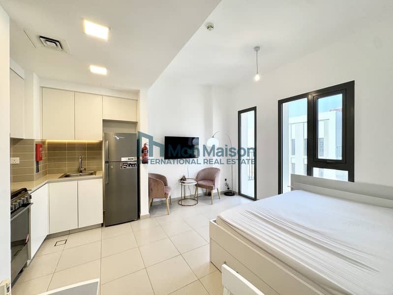 Pool View | Immaculate Condition | Great Amenities Pool View | Immaculate Condition | Great Amenities