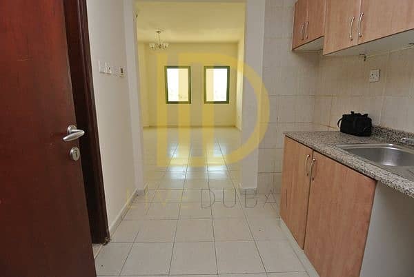 UNFURNISHED | NO BALCONY | COMMON PARKING