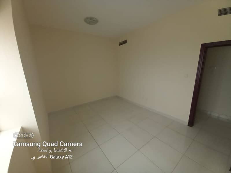 8 e4aed61c-8925-477a-91cc-e3a247f24e91. jpg