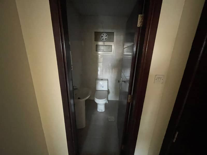 9 c78443b8-70ff-4898-acc9-73dab0db5ac0. jpg