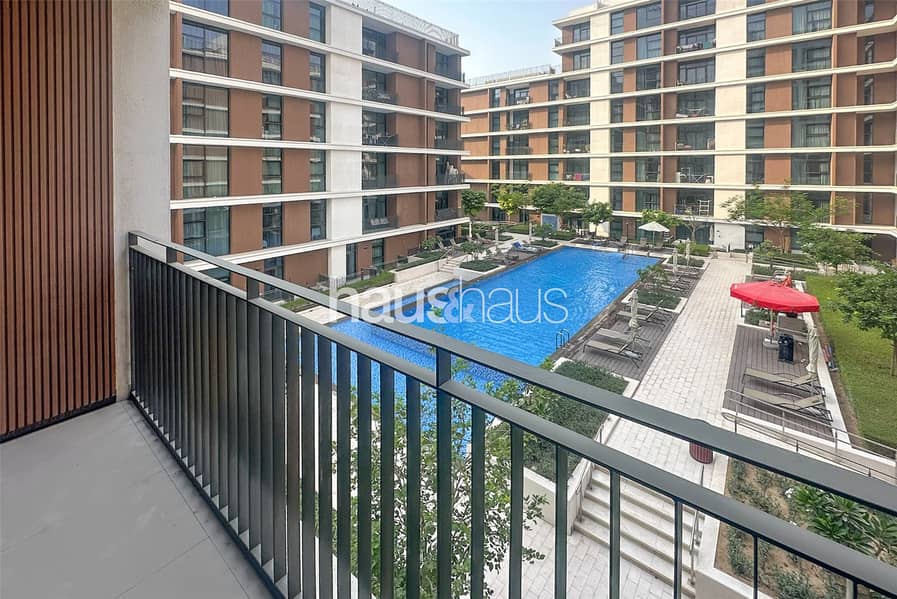 VOT | Prime Location | Pool View