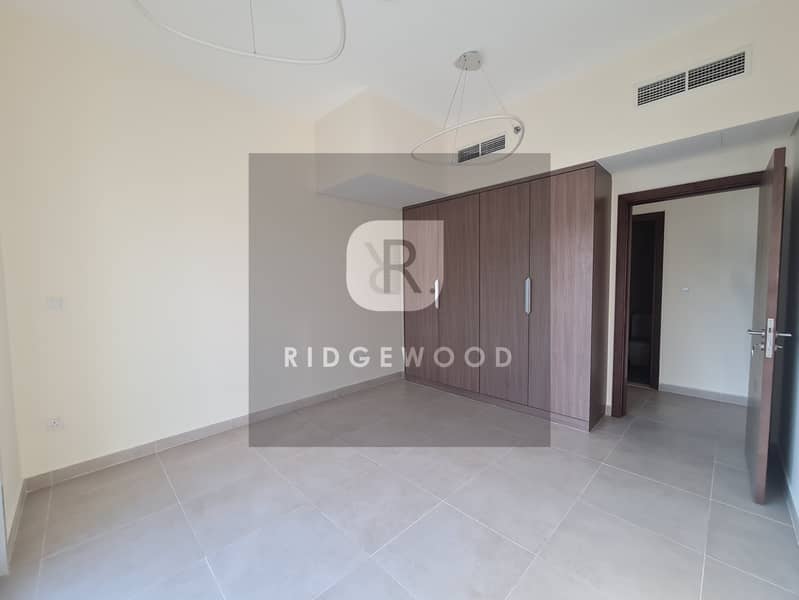 11 RIDGEWOOD REAL ESTATE 007 (15). jpg