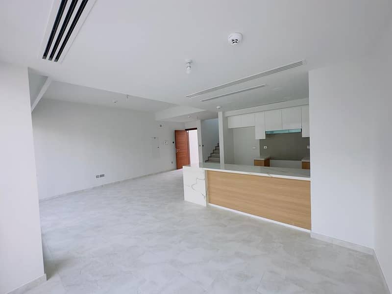3 Luxury_Villa__Spacious___Prime_Location-0. jpg