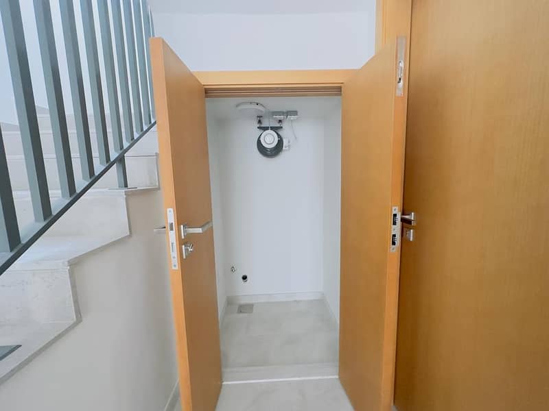6 Luxury_Villa__Spacious___Prime_Location-9. jpg