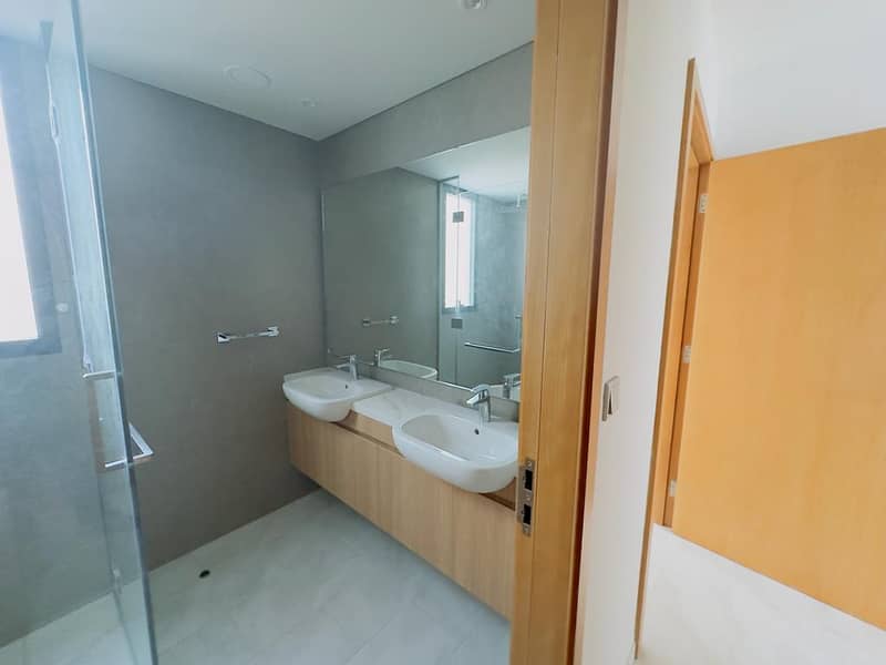 12 Luxury_Villa__Spacious___Prime_Location-11. jpg