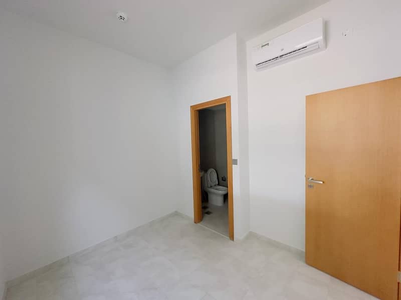 13 Luxury_Villa__Spacious___Prime_Location-14. jpg