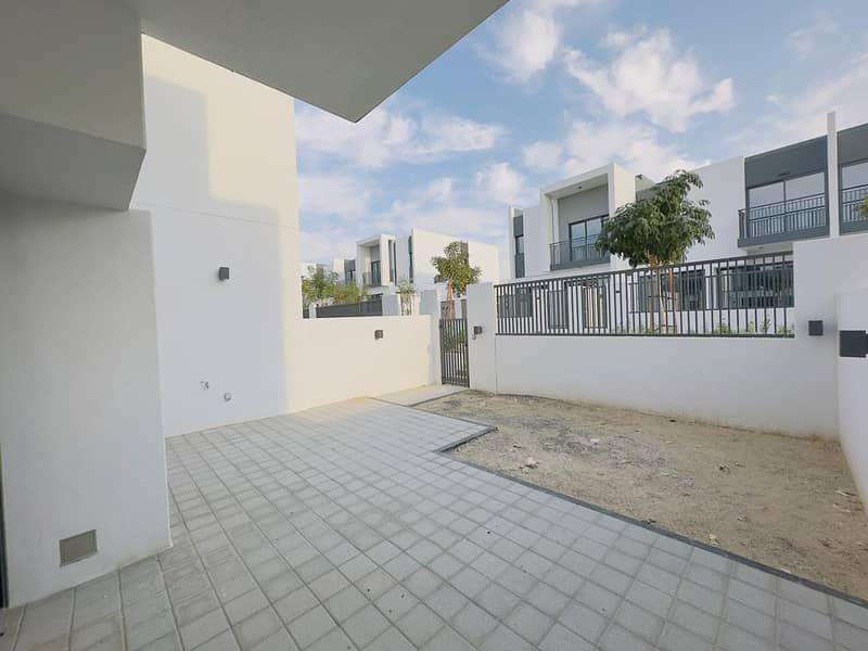 16 Luxury_Villa__Spacious___Prime_Location-4. jpg