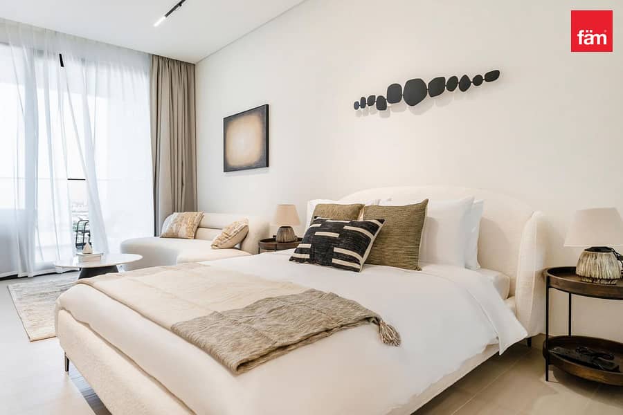 Luxury Studio with Jacuzzi | Waterfront Living in Business Bay