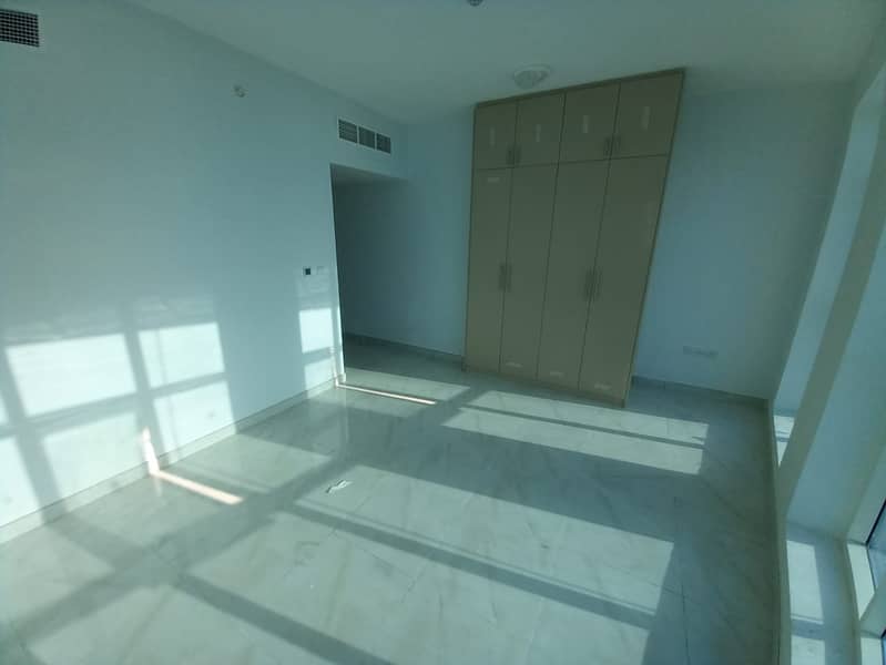 10 ee86f073-5cad-447f-bf76-a30eef121499. jpg