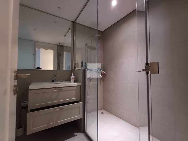 10 8a179d8a-7feb-4cb7-8a26-e56202e88e4a. jpg